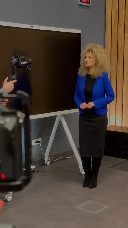 Behind the scenes of an AImpactful video production with Branislava Lovre on set